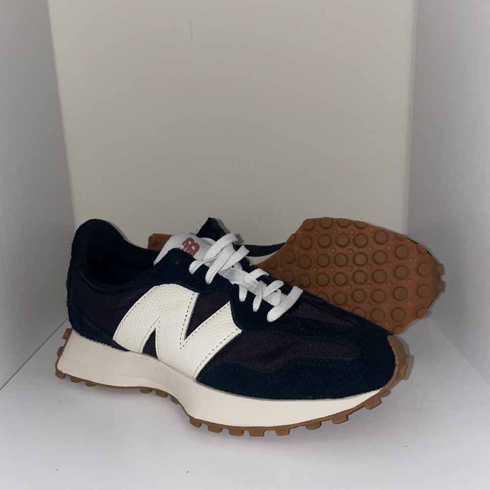 New Balance 327 Black and White Sneakers